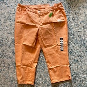 New with tags cantaloupe denim capris!